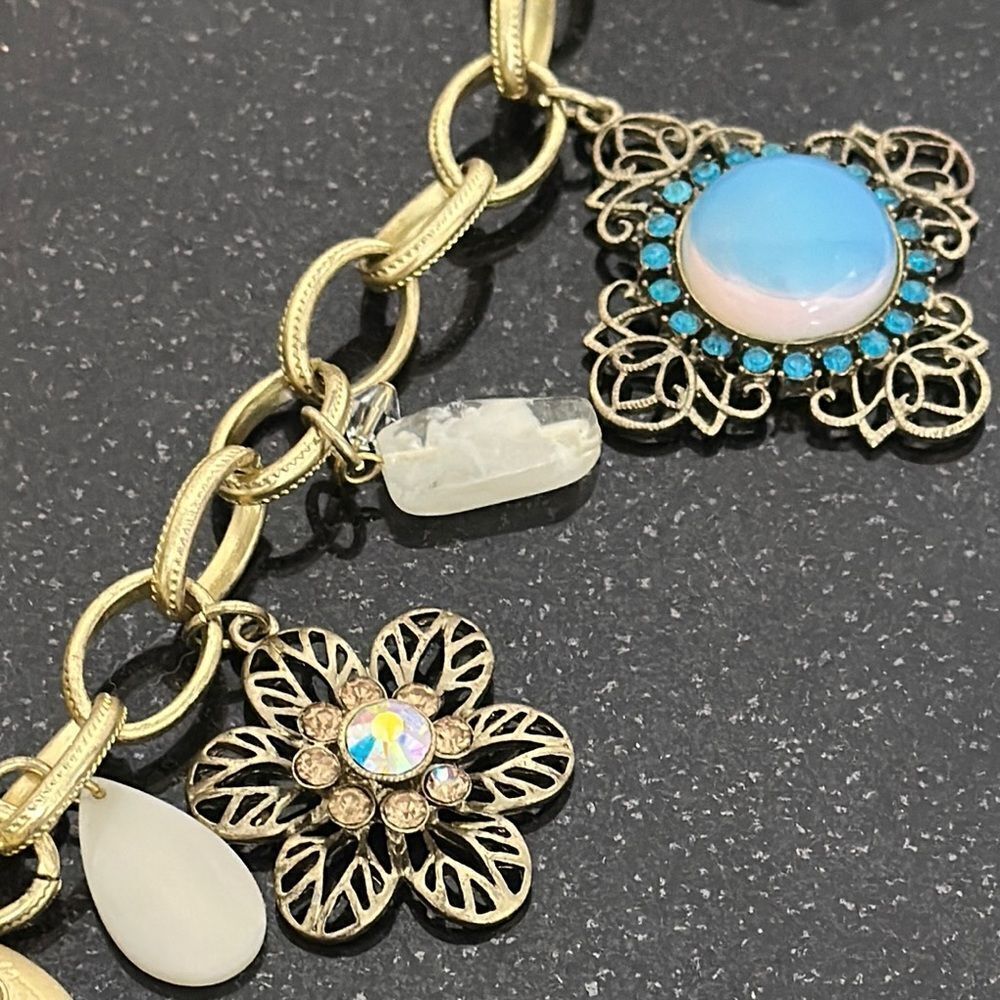 Gold tone Charm Necklace with Cristals and lock it charm - Picture 8 of 13